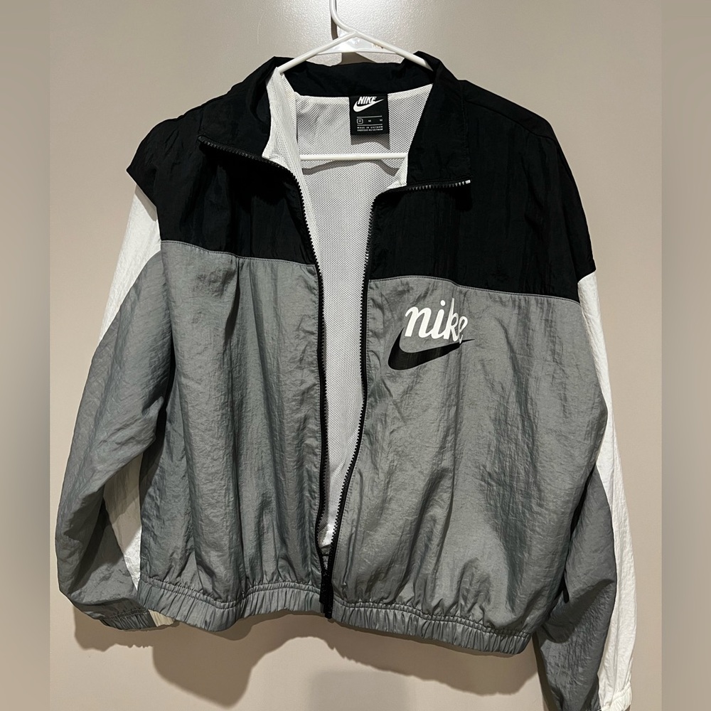 NWOT Nike + Barry’s Black, Gray, and White Windbreaker